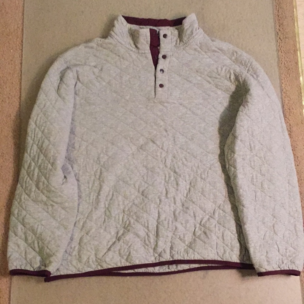 Quilted grey and maroon pullover